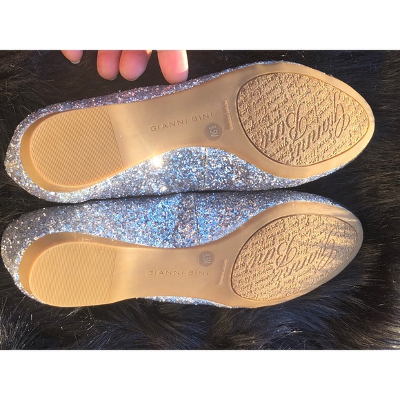 Gianni Bini Leather Flats - Picture 4 of 6